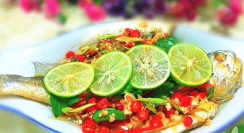 年夜饭之泰式柠檬蒸鱼怎么做？