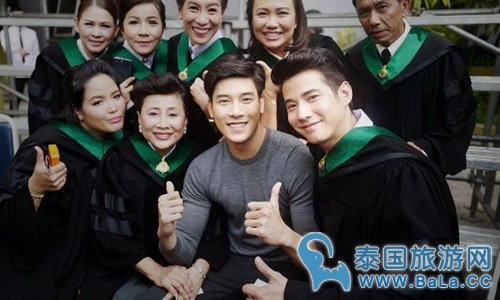 马里奥硕士毕业不容易  母亲好友到场祝贺
