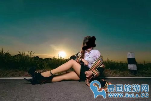 泰国女大学生穿校服拍性感照遭狠批 摄影师也被人肉