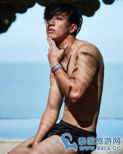 泰星Tono拍性感杂志写真赈灾民 粉丝效仿捐款做功德
