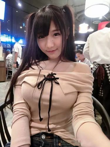 泰国网红清一色大胸妹 其中一位还惊动了泰国政府部门