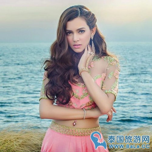泰国7台混血女星Yol Pranvarin海边拍婚纱照 即将举办婚礼