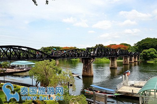 体验泰缅铁道火车之旅,桂河大桥、死亡铁道,缅怀当年盟军战俘辛酸血泪史