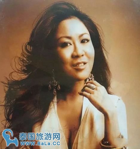 别人家的老师教的了书拍得了pose 成学生眼中的潮姐