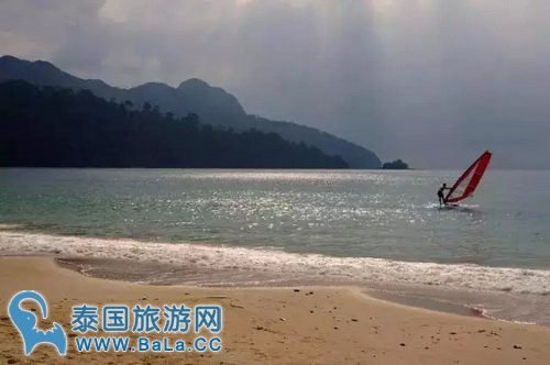 马来西亚最美海岛之一兰卡威 最令人神往的蓝海白沙