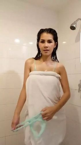 泰国前AV女星Nat重试旧业 嫁人后依旧直播脱衣洗澡
