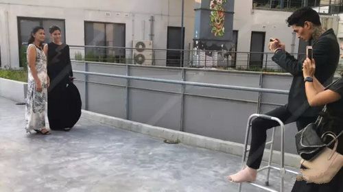 阿萍雅Saiparn Apinya男友骨折依旧全程陪同 母亲量绿灯