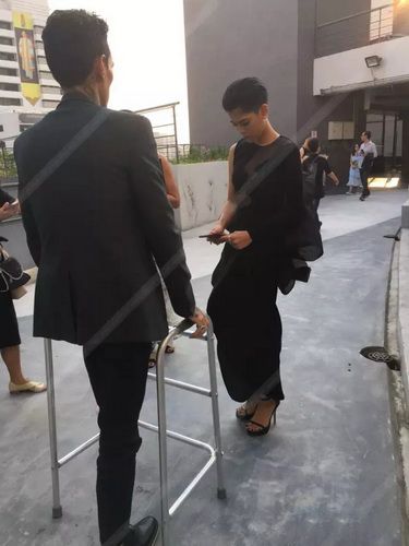 阿萍雅Saiparn Apinya男友骨折依旧全程陪同 母亲量绿灯