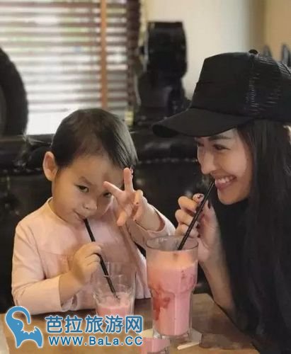 泰星Aff女儿Peamai与各路明星合影 羡煞旁人