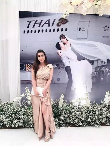 泰国美女飞行员一夜爆红 开挂的人生还当过工程师和空姐