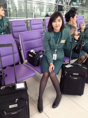 泰国美女飞行员一夜爆红 开挂的人生还当过工程师和空姐