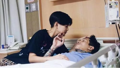 泰星Saiban男友Bei摔倒住院 Saiban一直守护不离身