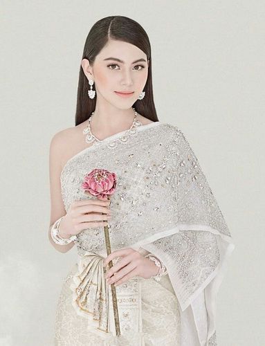 泰星Mai古典泰装封面杂志 美的不可方物