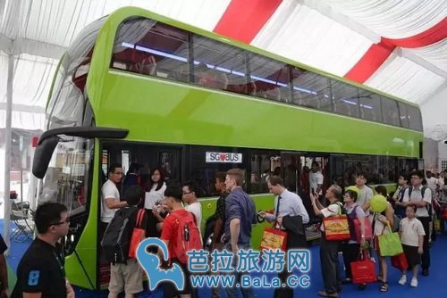 新加坡三门双层巴士还可以充电 想坐的快上143路公车
