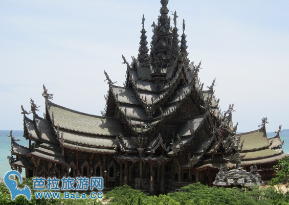 东南亚非常值得去的旅游景点——泰国真理寺