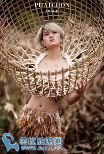 泰国农村网红madaew18岁成为国际时尚服装设计师 曾被人把神经病