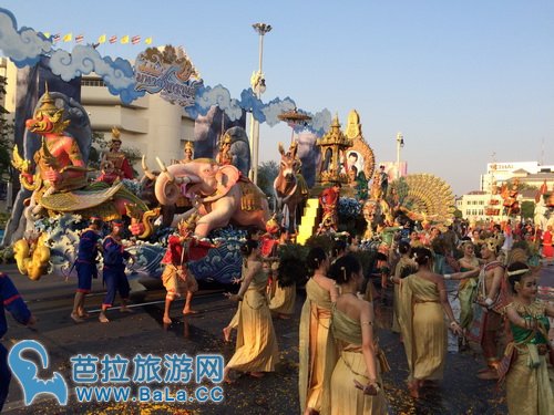 曼谷宋干节花车游行庆祝活动亮相 中国游客数量居首位