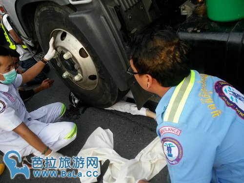 大学生发生车祸 大叔趁火打劫拿死者手机?