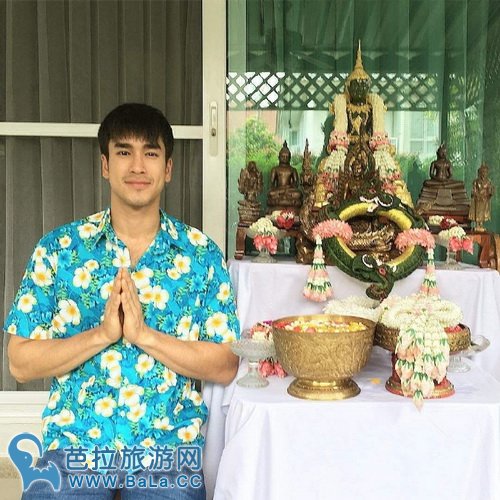 NadechYaya宋干节最想为宝宝泼水 称宝宝是他们的精神鼓励