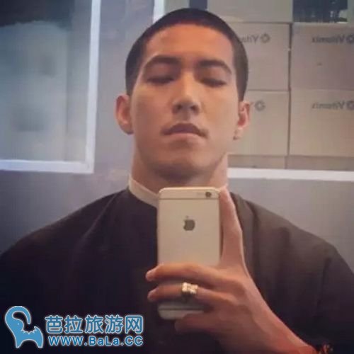 泰国歌手Tono Phakin告别粉色头 光头造型依旧潮男范十足