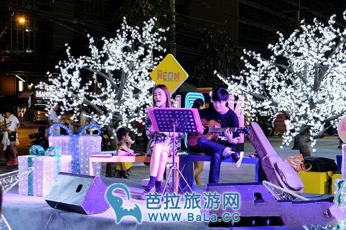 曼谷市中心交通方便霓虹夜市Talad Neon 潮范小清新十足