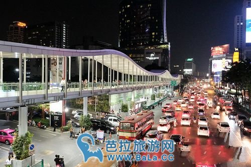 曼谷市中心交通方便霓虹夜市Talad Neon 潮范小清新十足