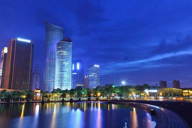 中国夜景最漂亮的十大城市 香港夜景居首位!