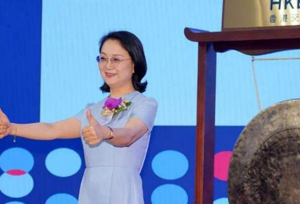 2020中国最有钱的十大女人榜单杨惠妍排第一