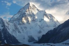 世界最大的山脉是哪个 喜马拉雅一喀喇昆伦山脉