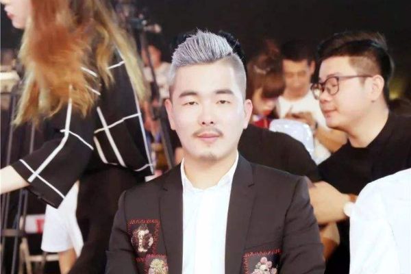 2020抖音十大土豪排名言线)