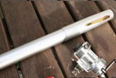 世界上最小的鱼竿，像只笔仅有八英寸长