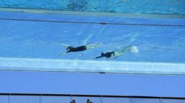 世界首个空中全透明泳池，全长25米宽14米