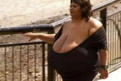 世界上胸最大的女人：最重达77斤