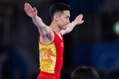 男子蹦床项目中国获银牌，董栋四次征战奥运
