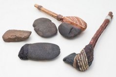 世界上最古老的斧头，距今有49000年
