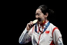 中国击剑奥运史首枚女重个人金牌：孙一文夺冠