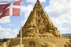 世界上最高的沙雕城堡：高达21.16米，由4860吨沙子组成