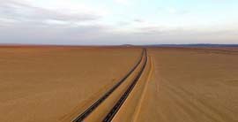世界上最长的沙漠高速公路，长达930公里的无人区
