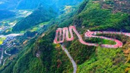 中国最险峻公路：矮寨公路仅6公里有13个弯道