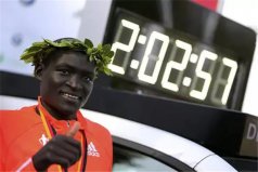 男子马拉松世界纪录：丹尼斯·基米托2小时2分57秒