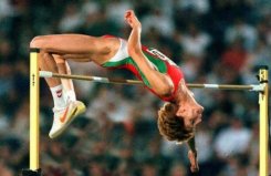 女子跳高世界纪录：2米09（保加利亚选手1987年创下）