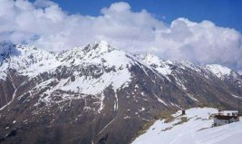 欧洲的最高峰：厄尔布鲁士山海拔5642米