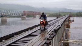 世界上最危险的桥梁：长度570米，桥面宽度仅有2米