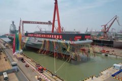 中国第三艘航母下水：舷号18，命名福建舰