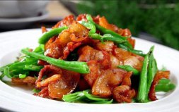 湖南最出名的8道菜：毛氏红烧肉上榜，剁椒鱼头居第二