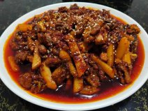 云南最出名的8道名菜，云南旅游必吃美食