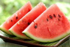 夏天比较适合吃的水果有哪些？推荐适合夏天吃的十大水果
