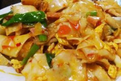 滇菜十大招牌菜：大救驾、汽锅鸡排前两名
