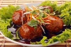 江苏必吃的8道家常美食：盐水鸭上榜，红烧狮子头排第一位
