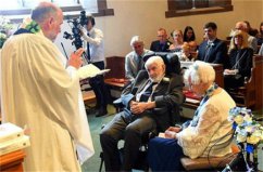 世界上年龄最大的新婚夫妇，新郎93岁新娘95岁
